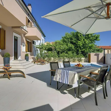 Vikendica Comfortable House With Private Pool Liznjan