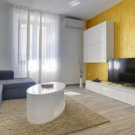 Vikendica Comfortable House With Private Pool