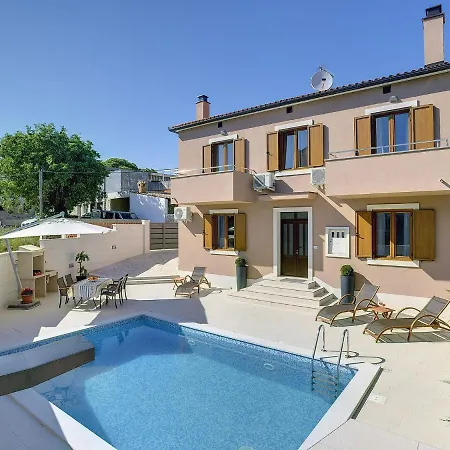 Vikendica Comfortable House With Private Pool Liznjan