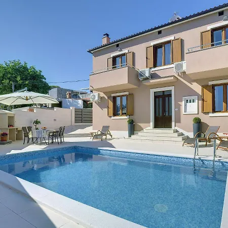 Comfortable House With Private Pool Vikendica Liznjan
